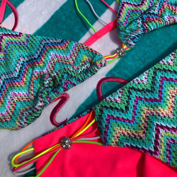 NWT and RARE beach bunny bikini size XL as seen on Sports Illustrated ma… - Picture 11 of 16